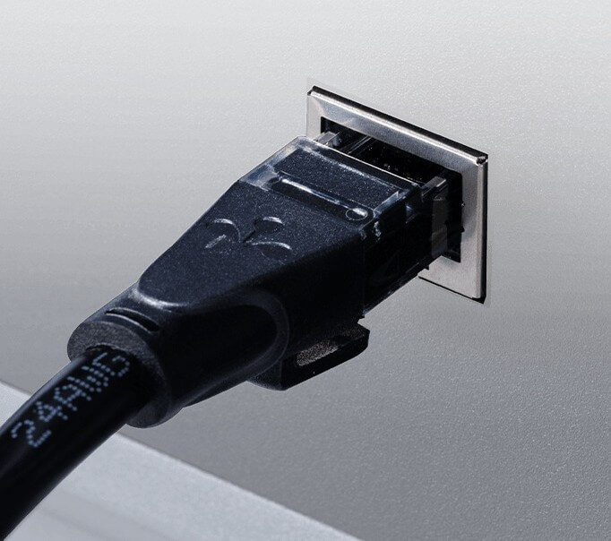 Іконки, що представляють варіанти підключення Wi-Fi, Ethernet та USB.